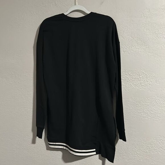 Central Park Active Size M Sweatshirt Asymmetrical Hem and Side Slit - Picture 3 of 5